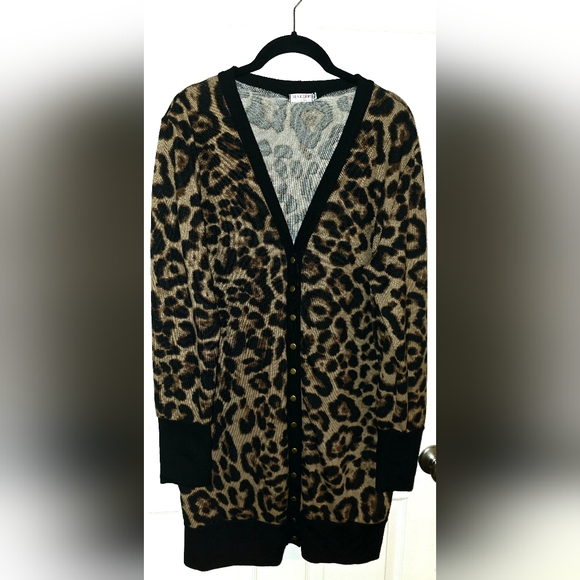 Leopard Women's Long Sleeve Cardigan - Picture 1 of 3